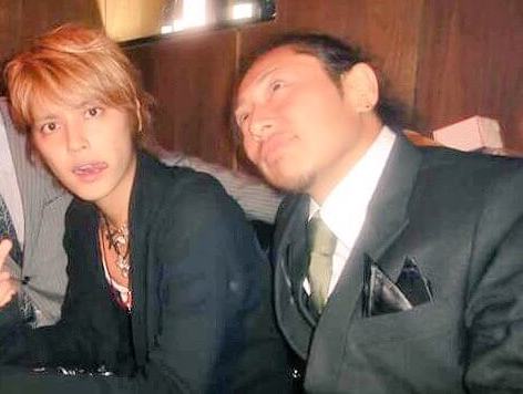 手越祐也と小松崎太郎容疑者の画像